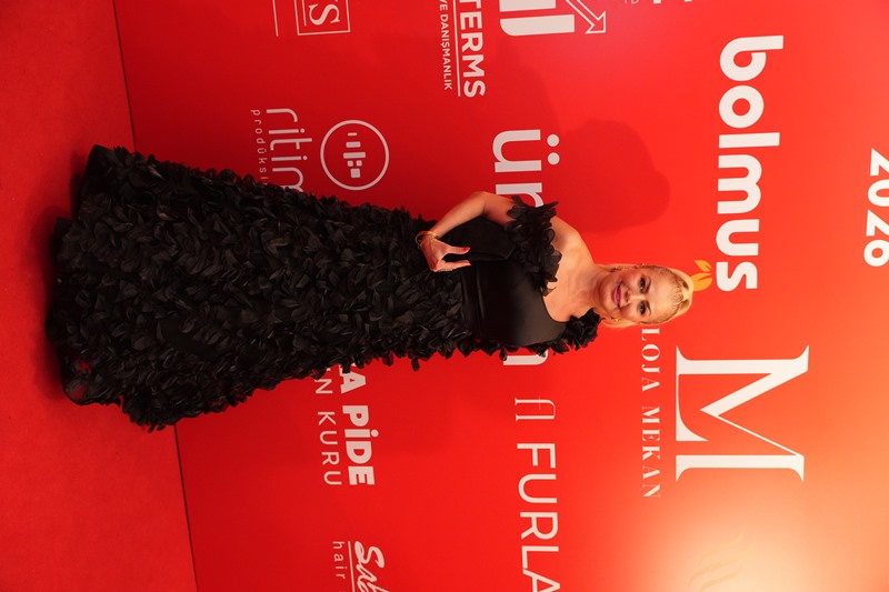 Klass Ödülleri 2026�da  I��lt� Yar��� Ya�and� K�rm�z� Hal� Bir Stil  �ölenine Dönü�tü